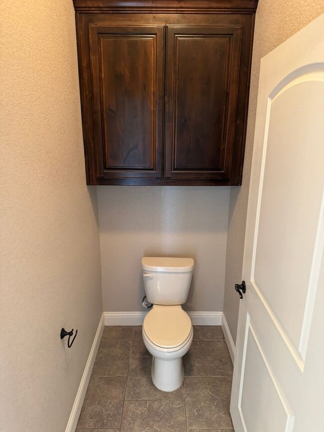 Building Photo - 105 Sandstone Ln