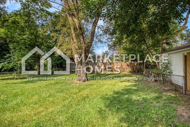 Building Photo - 590 Calder Ave