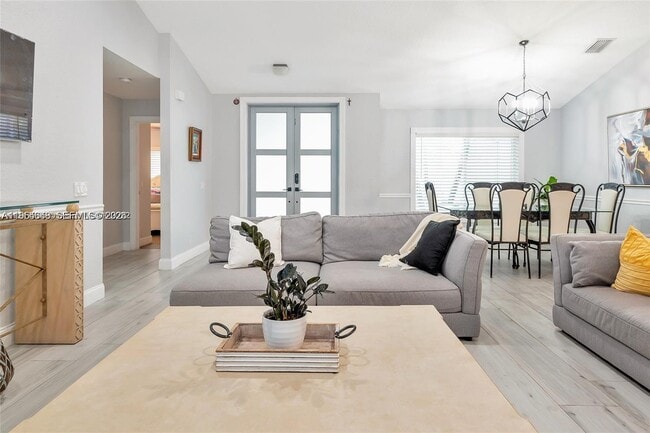 Building Photo - 1800 Water Ridge Dr