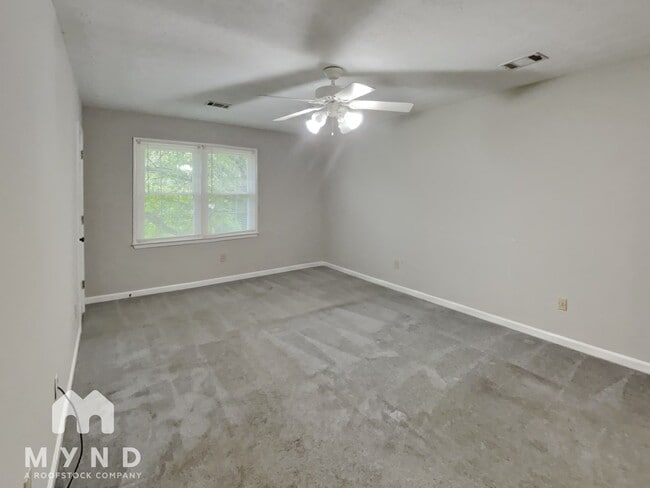 Building Photo - 2211 Tarence Ln SW