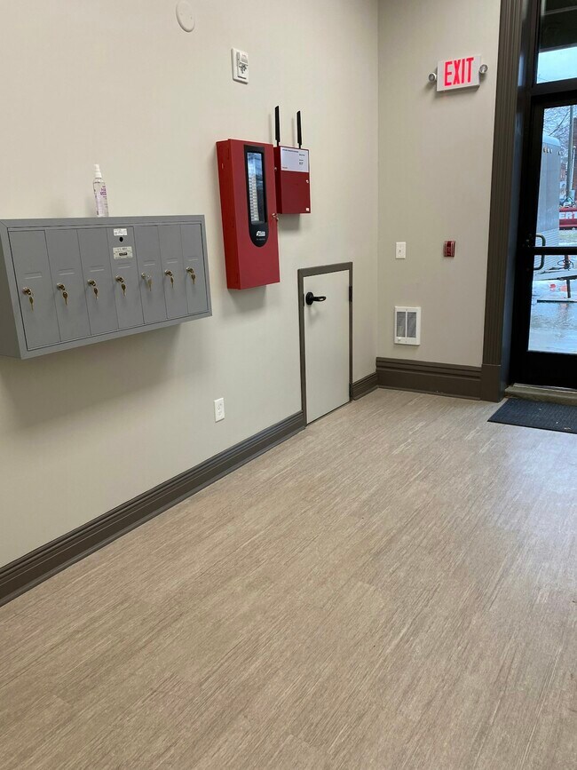 Building Photo - 408 S Superior St