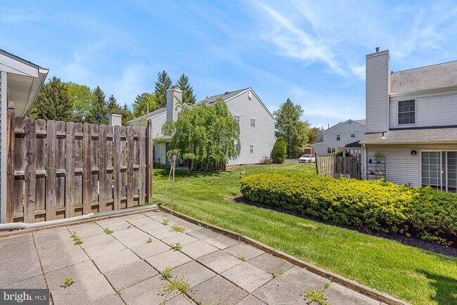Building Photo - 12 Ardsley Ct