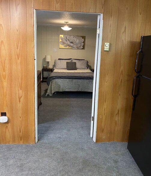 Building Photo - 1420 3rd Ave