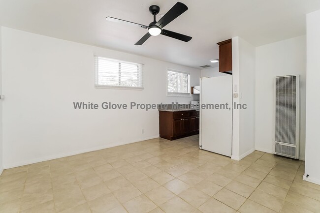 Building Photo - Charming Upstairs One Bedroom Apartment