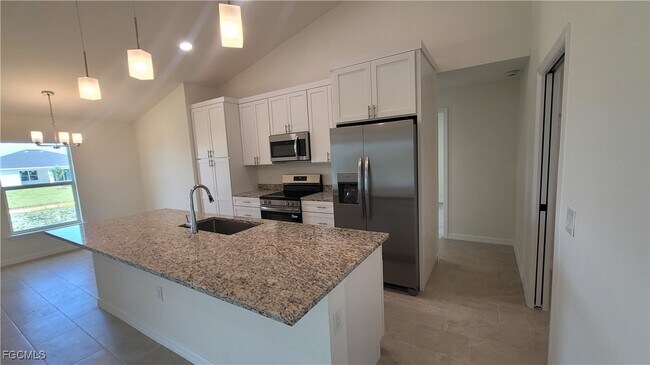 Building Photo - 4016 NE 12th Ct