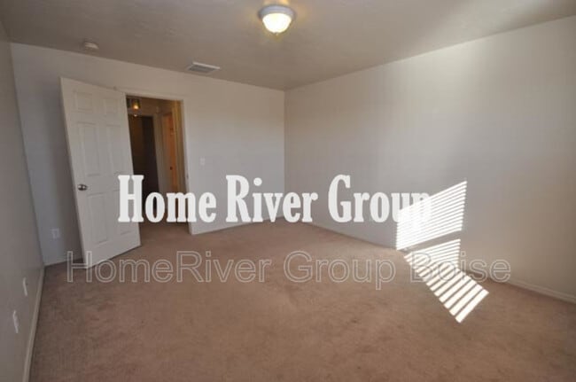 Building Photo - 163 W White Sands Dr