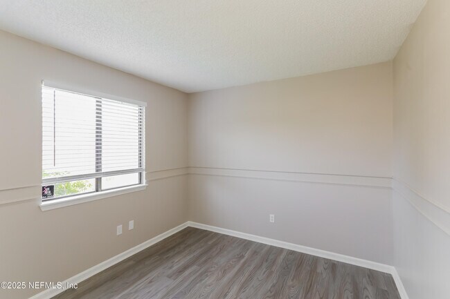 Building Photo - 7453 Amandas Crossing Dr N