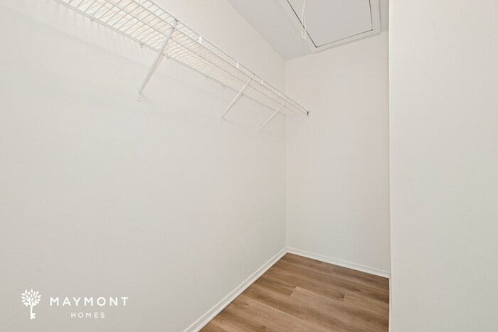 Building Photo - 5233 Valcourt Rd