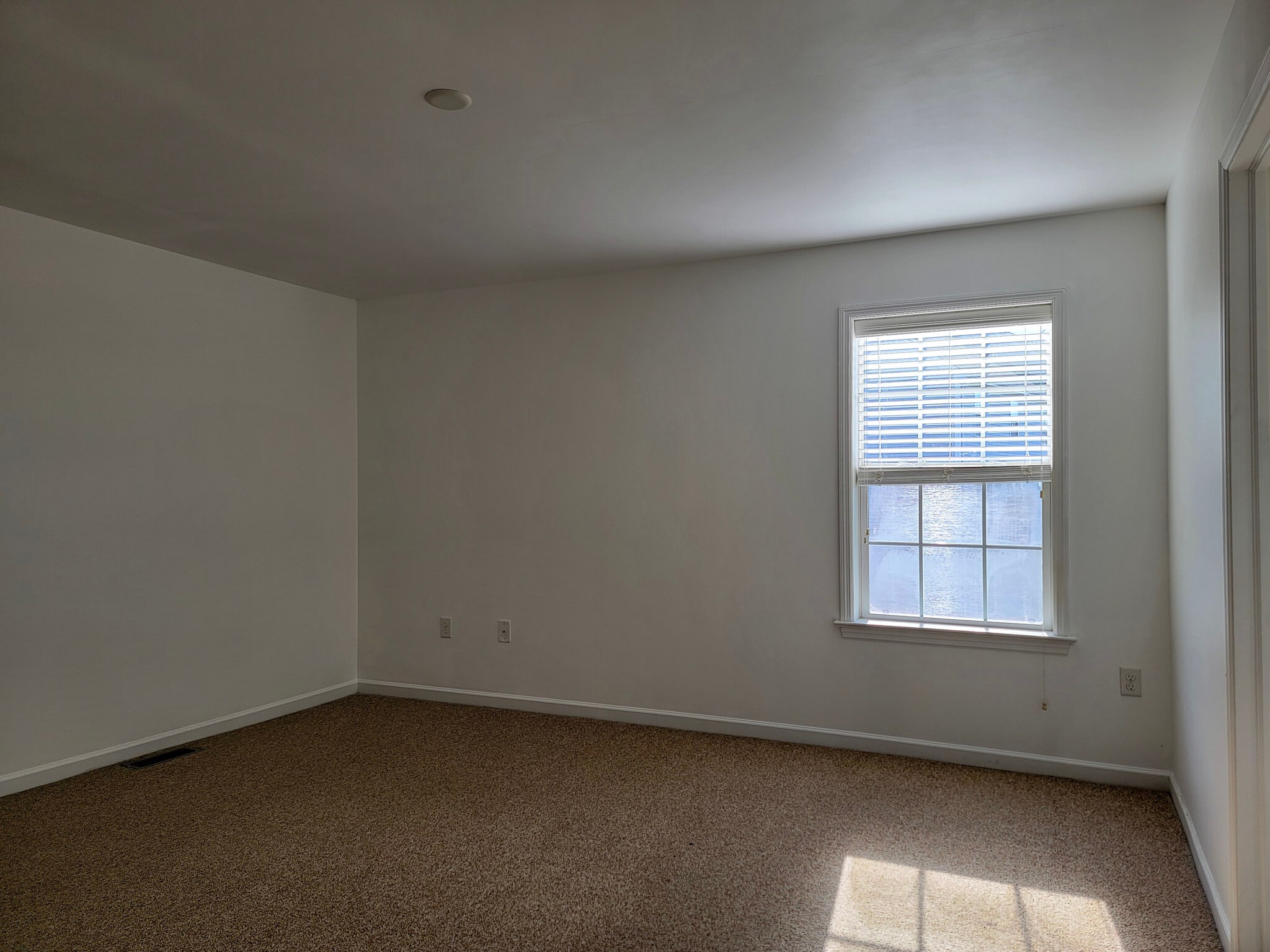 Building Photo - 749 Winding Ln