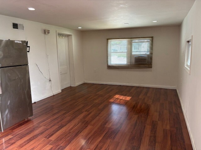 Building Photo - Spacious Studio - Utilities Included + Int...