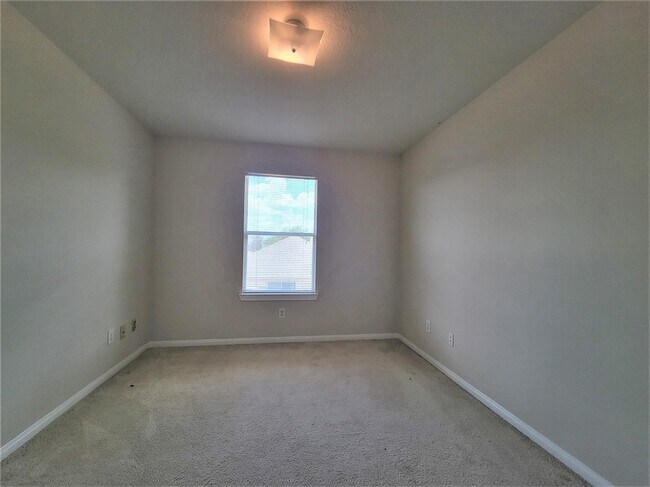 Building Photo - 16302 Sitella Ct