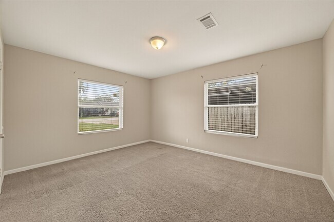 Building Photo - 5613 Dorothy Ann Dr