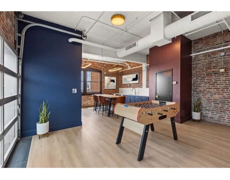 Club House Rooftop - 1635 Washington Ave