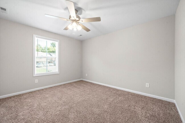 Building Photo - Beautiful 3 Bedroom Home For Rent Near Downtown Clarksville!