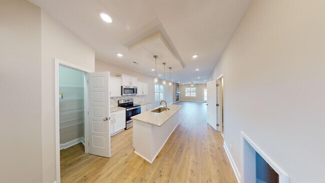 Building Photo - 3 bedrooms almost brand new house