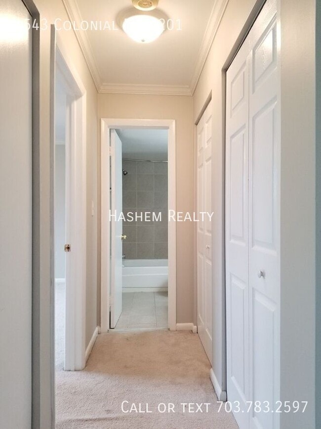 Building Photo - 1543 Colonial Dr