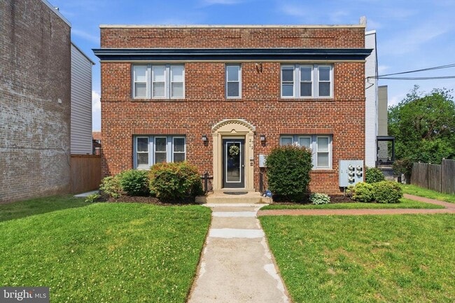 Building Photo - 2712 6th St NE
