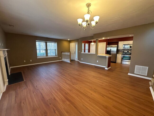 Building Photo - 123 Locust Ln