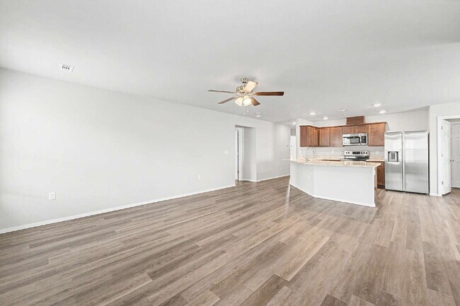 Building Photo - 4404 SW Sackett Ave