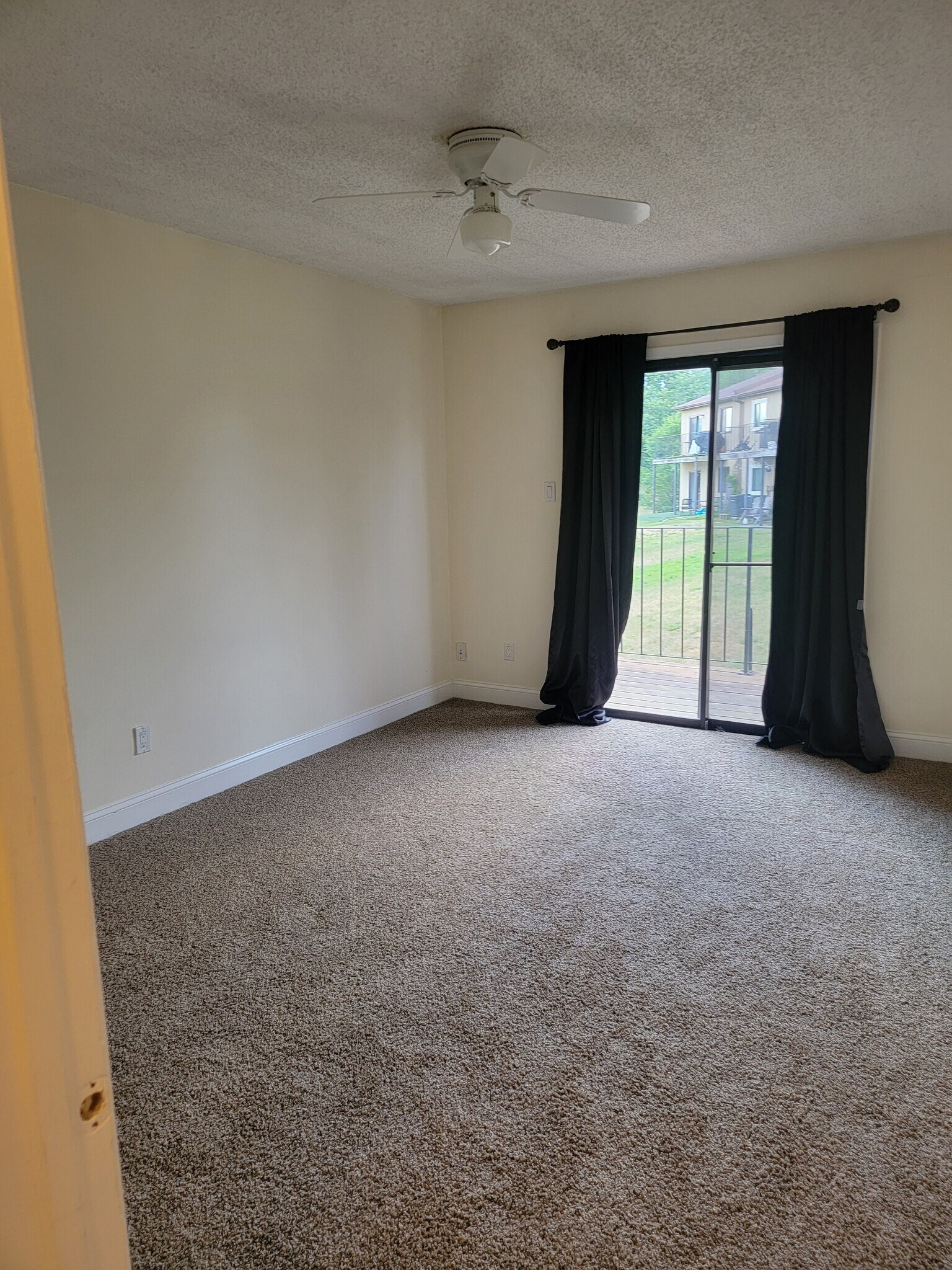 Building Photo - 2047 Jason Dr