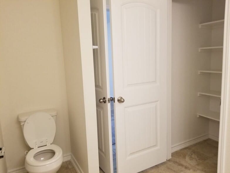 Building Photo - 5911 Eckhert Rd