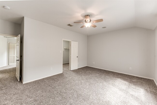 Building Photo - 1722 Redwing Bluff Dr