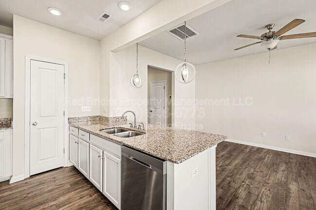 Building Photo - 3805 Yorkshire Pl
