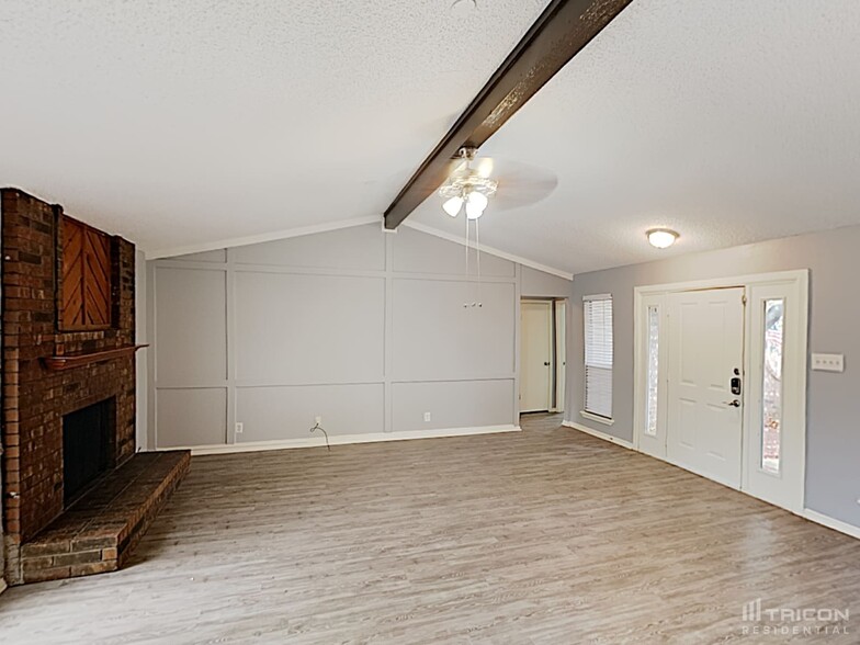 Building Photo - 2821 El Paso Way