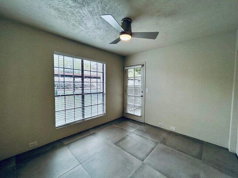 Building Photo - 7557 N Dreamy Draw Dr