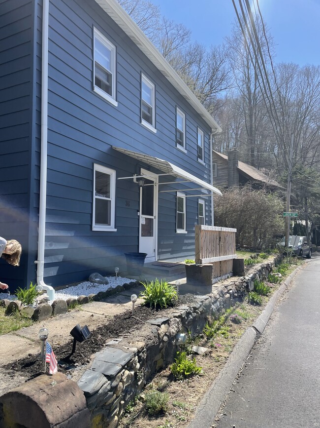 Front Entrance - 36 New Rd