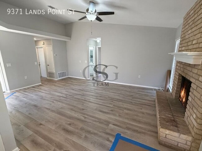 Building Photo - 9371 Lands Point St