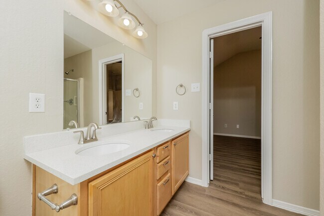 Building Photo - 2221 Nicholas Crossing