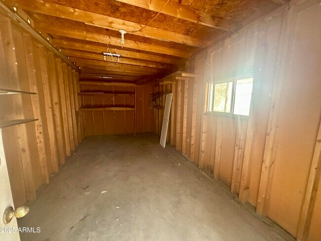 Building Photo - 3038 W Palm Ln