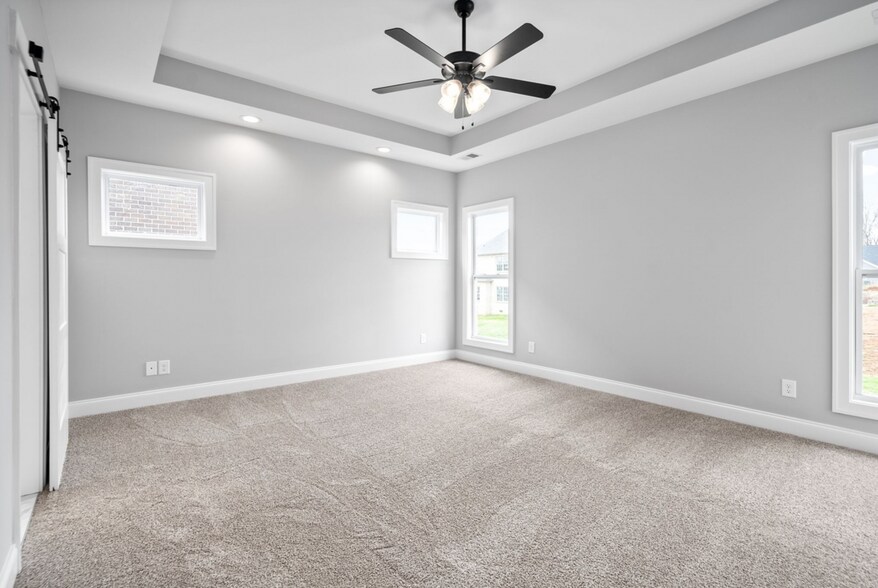 master suite - 264 Bluebell Dr