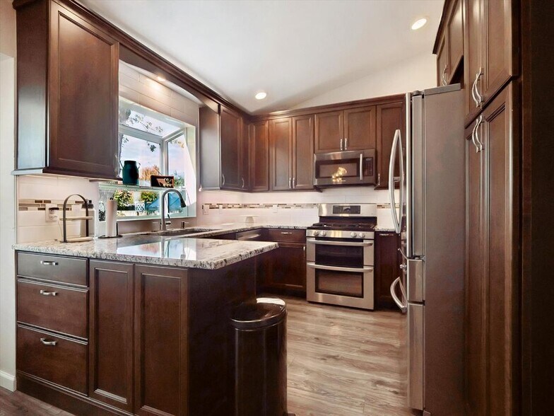 Building Photo - 9274 W Friend Dr