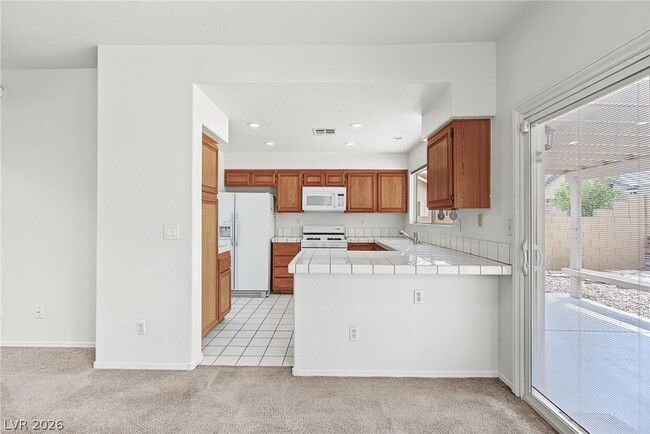 Building Photo - 2909 Sarina Ave