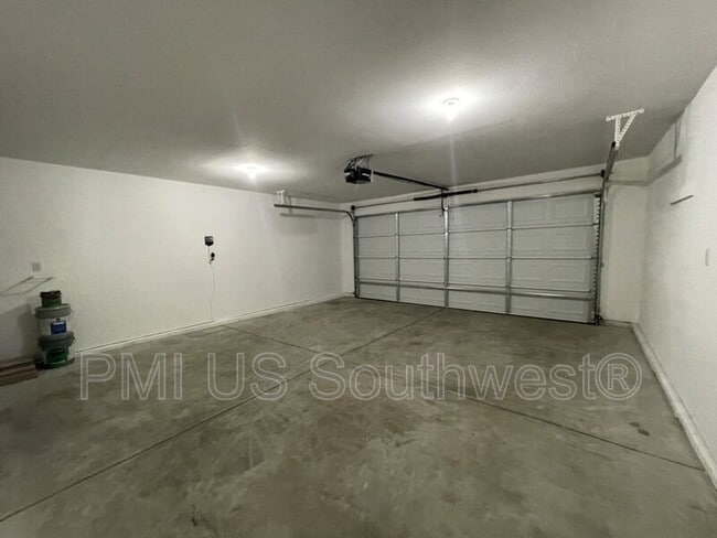 Building Photo - 2317 Acoma Pl