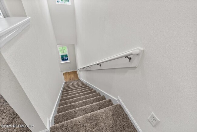 Building Photo - 125 Beach Palm Ct