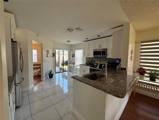 Building Photo - 227 Burning Tree Dr