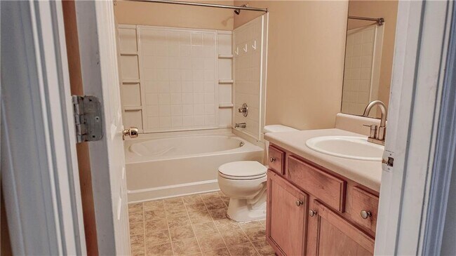 Building Photo - 2760 Rusticwood Dr SW