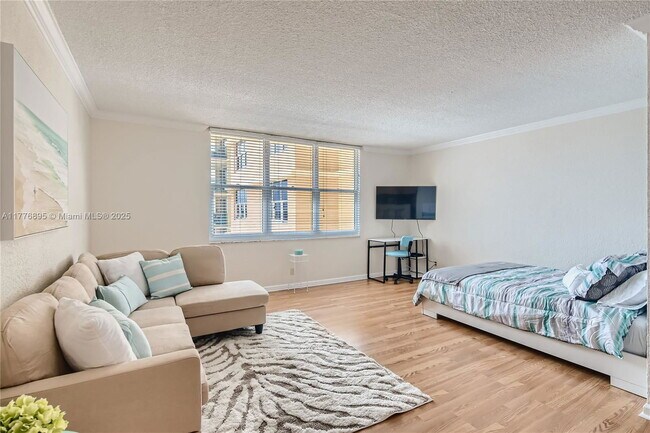 Building Photo - 2501 S Ocean Dr