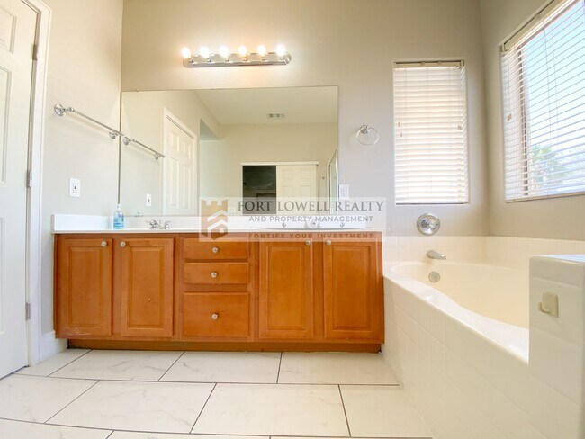 Building Photo - Beautiful Home in LAVEEN Arizona available 6.12.26 / 4 Bed/ 3bath