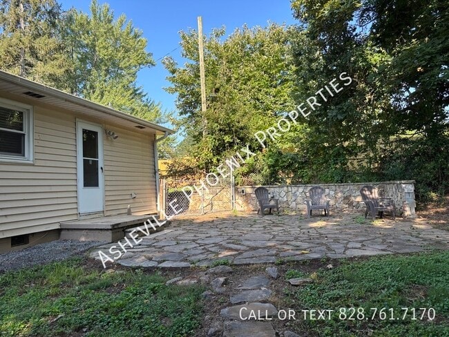 Building Photo - 726 Fairview Rd