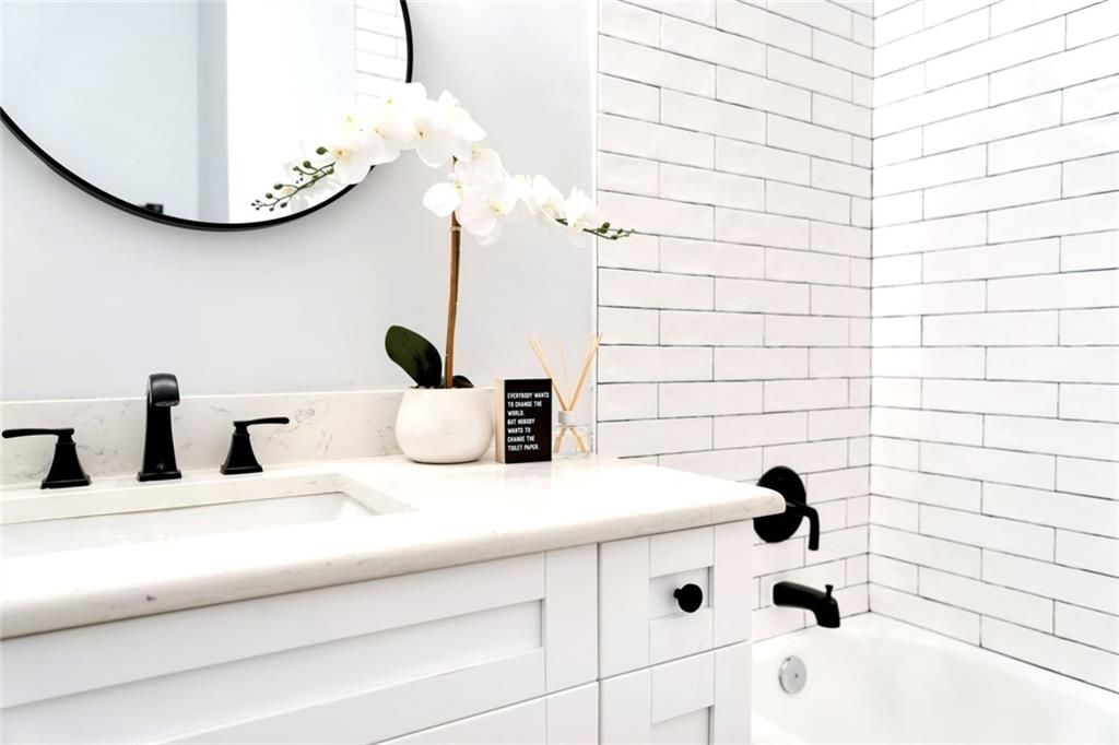 Building Photo - 56 Holly Rd NW