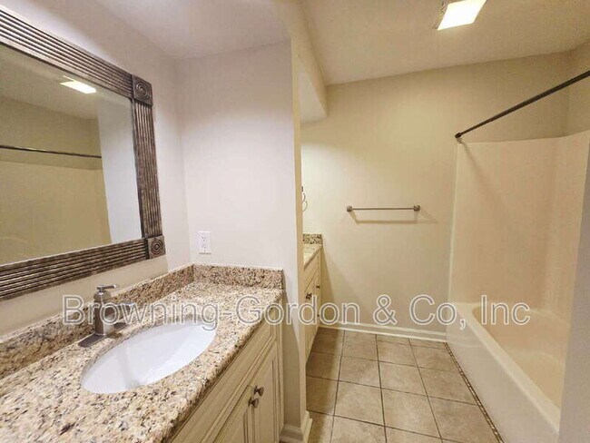 Building Photo - 228 Brattlesboro Pl