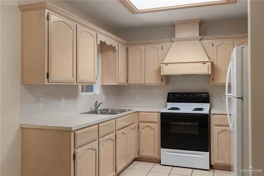 Building Photo - 1818 Tierra Dulce Drive