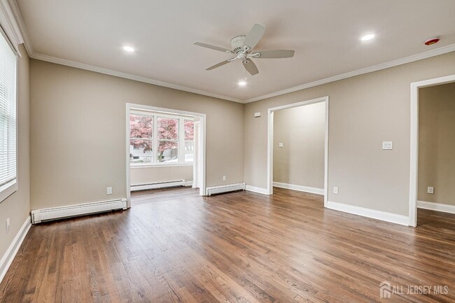 Building Photo - 93 Player Ave