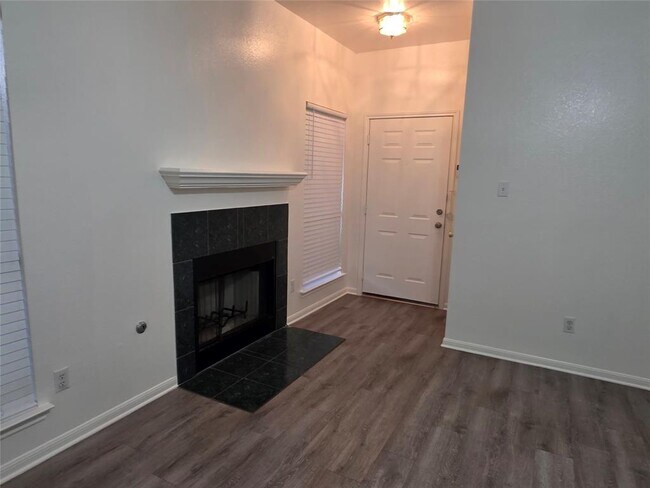 Building Photo - 4417 Lendall Ln