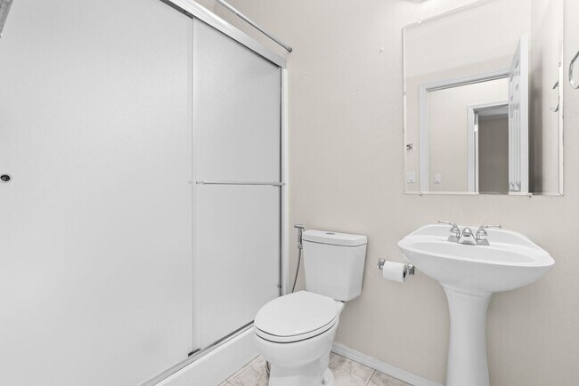 Building Photo - FOR RENT: CORNER LOT, Immaculate, lovely and spacious home - 5 bed, 3 bath + bonus room with 3-ca...