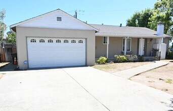 Building Photo - Darling Home 3 bd / 1 ba home near Valley Fair & Santana Row with HUGE backyard
